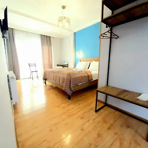 freedom-square-boutique-hotel.alltbilisihotels.com/